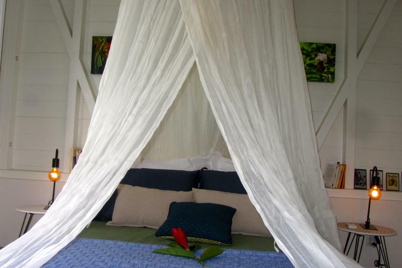Or Bleu-Bungalow Volcan Soufriere-Vue Sur Mer Saint Claude Bagian luar foto