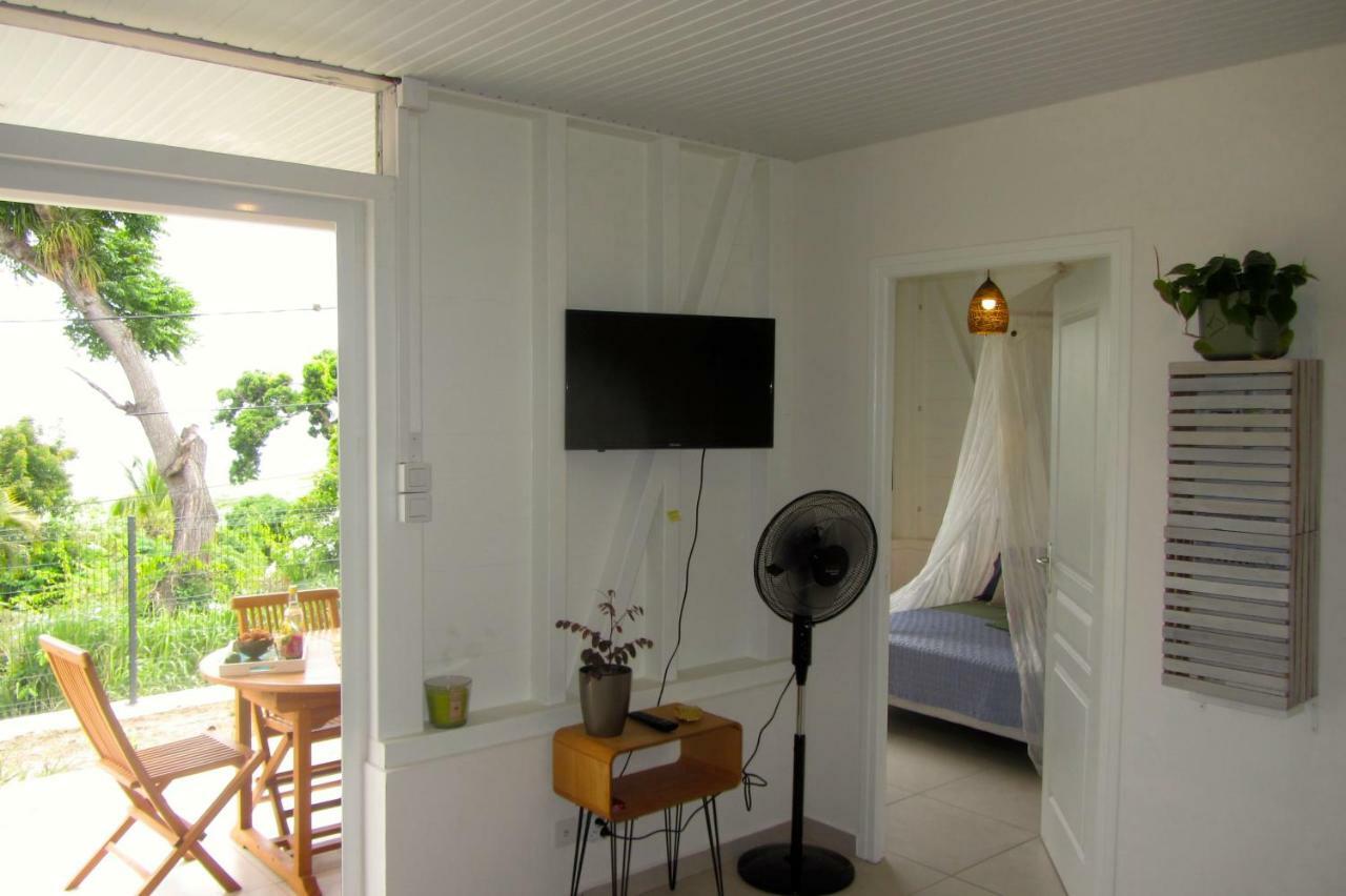 Or Bleu-Bungalow Volcan Soufriere-Vue Sur Mer Saint Claude Bagian luar foto